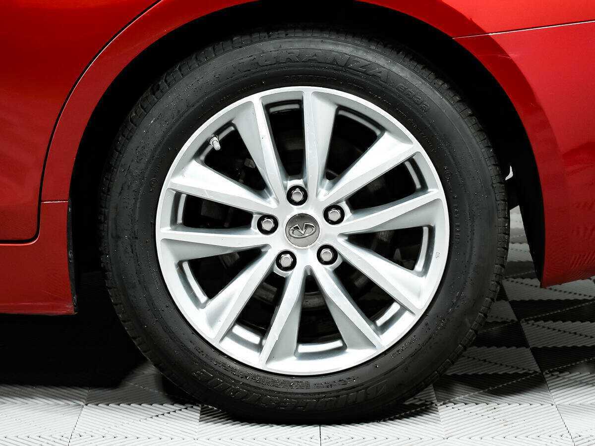 Б/У Инфинити К50 2015 года. Фото: #12