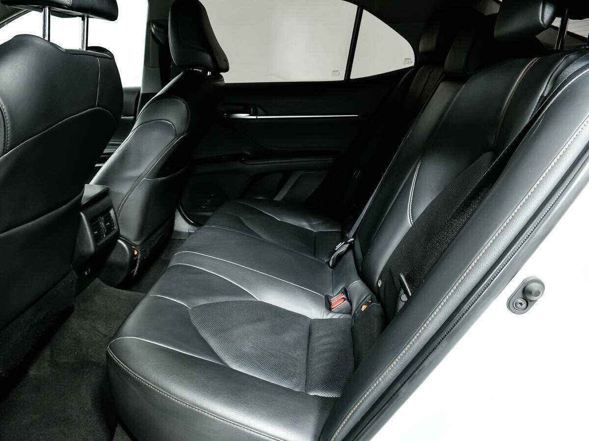 Б/У Тойота Камри 2019 года. Фото: #9