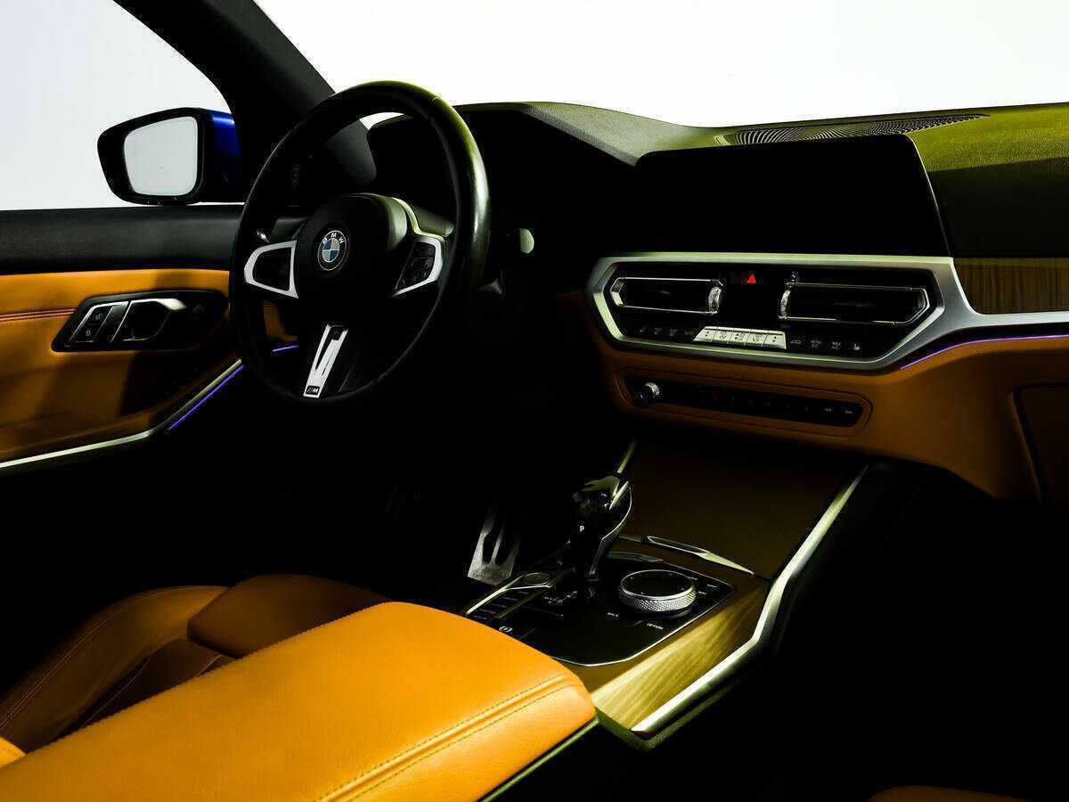 Б/У БМВ 3 серии 2019 года. Фото: #8