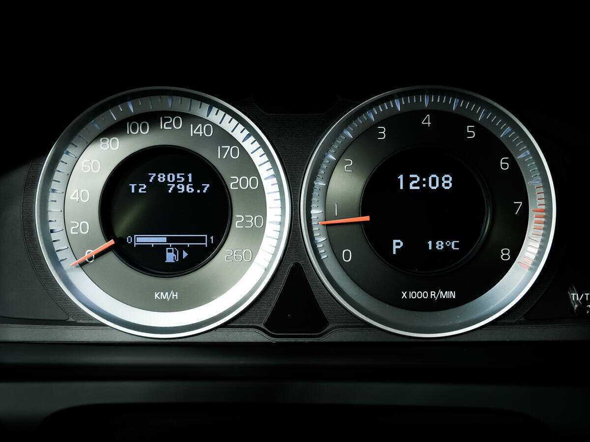 Б/У Вольво С60 2011 года. Фото: #8