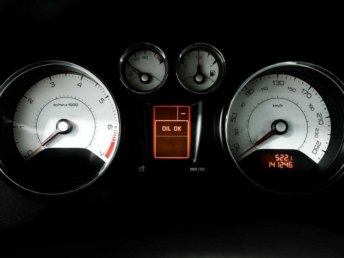 Б/У Пежо 308 2010 года. Фото: #9