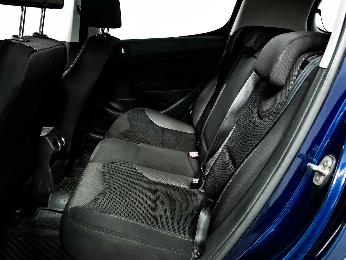 Б/У Пежо 308 2010 года. Фото: #11