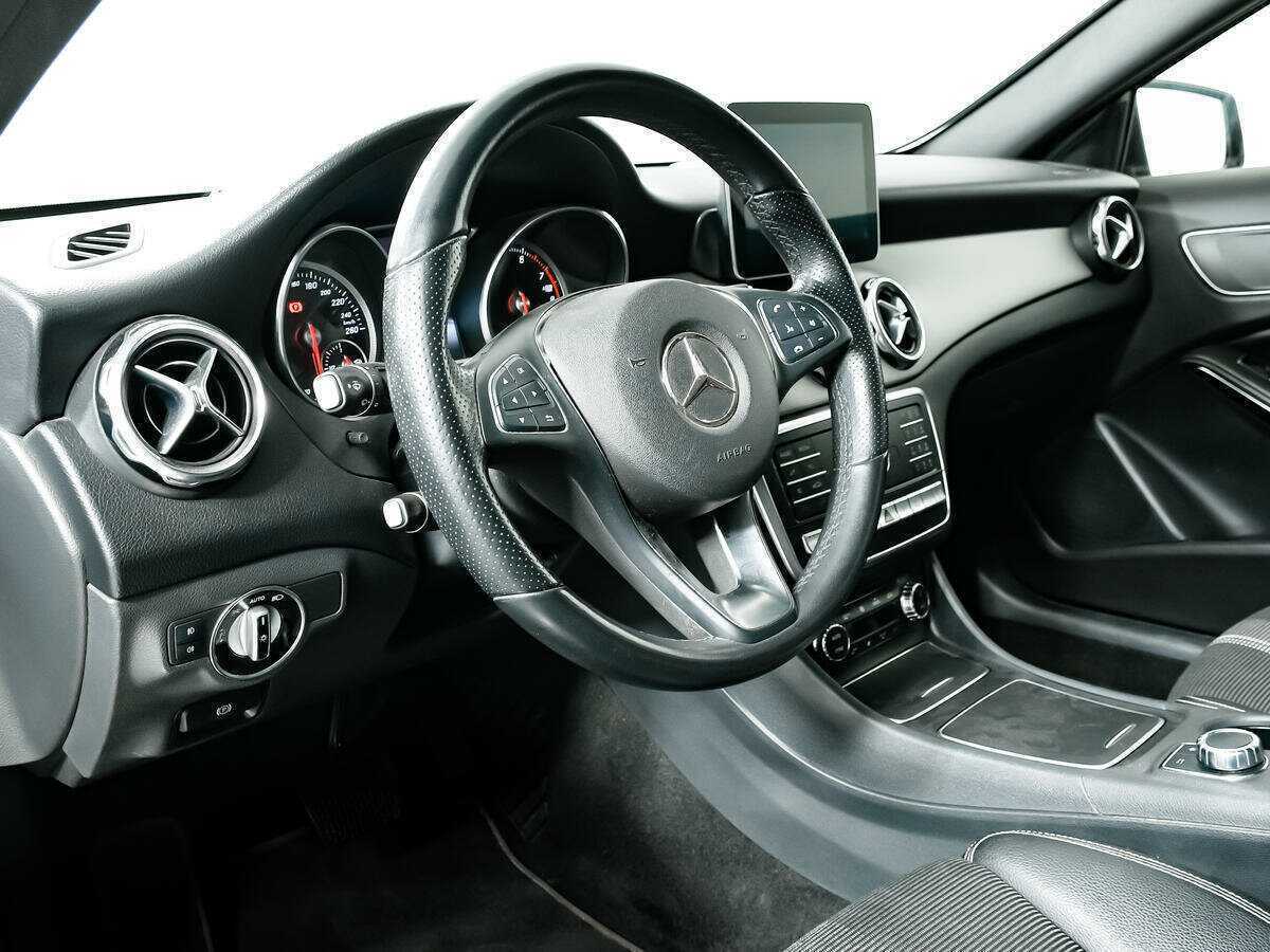 Б/У Мерседес-Бенц ГЛА 2019 года. Фото: #12