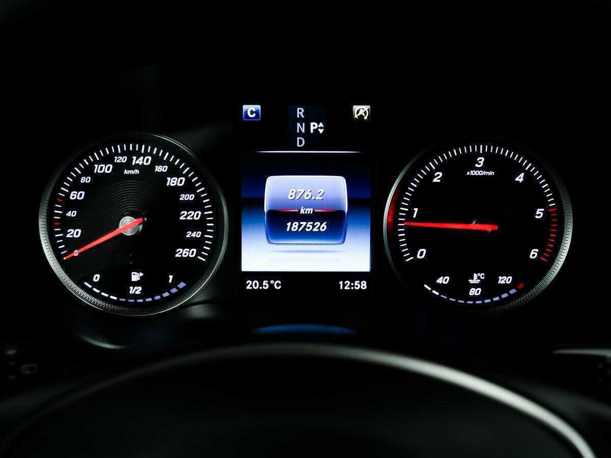 Б/У Мерседес-Бенц ГЛЦ 2016 года. Фото: #9