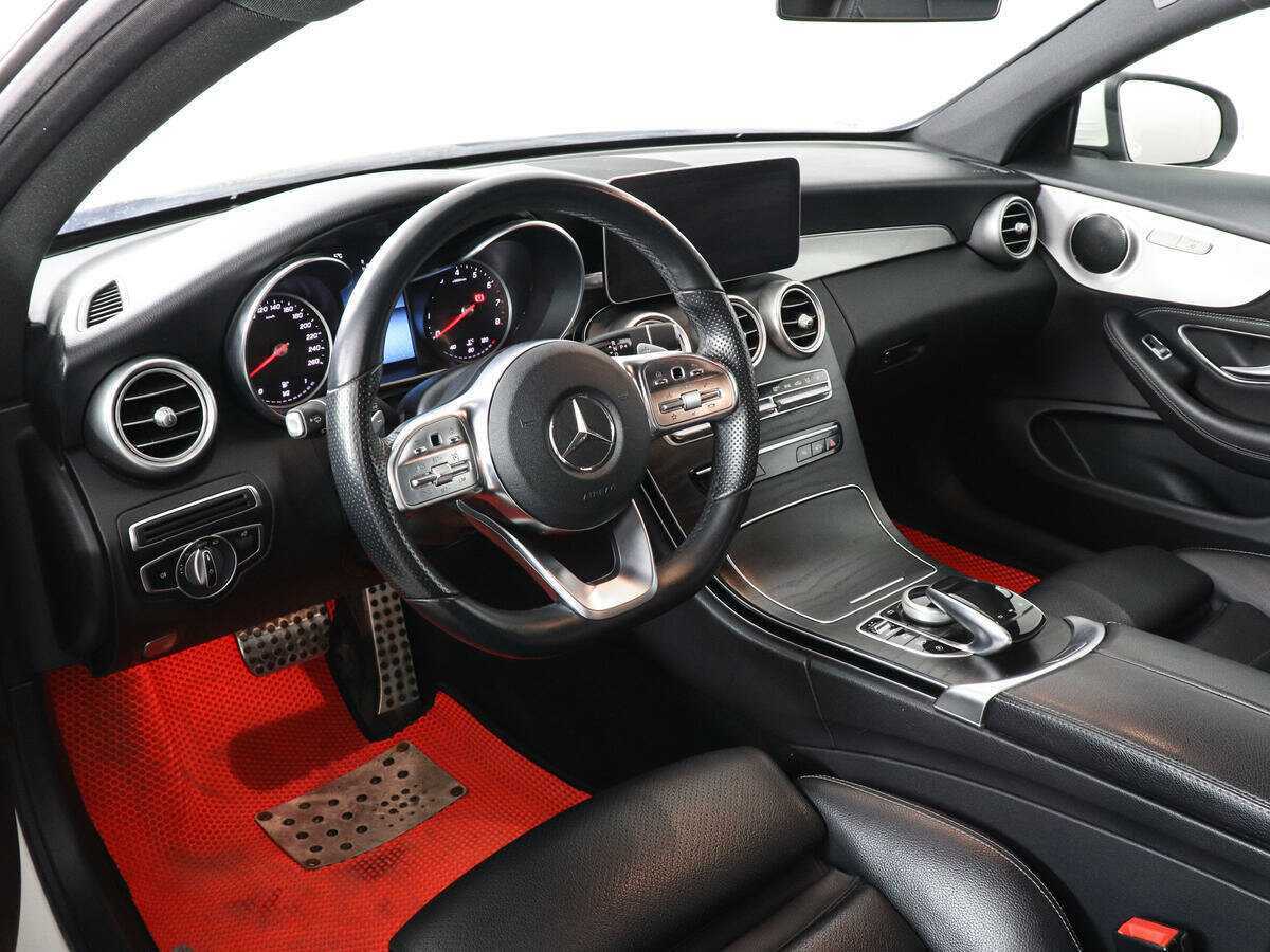 Б/У Мерседес-Бенц Ц-Класс 2018 года. Фото: #8