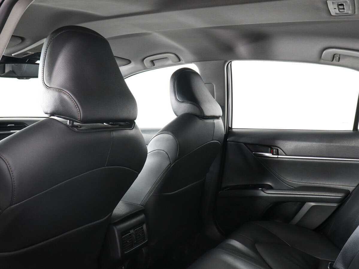 Б/У Тойота Камри 2019 года. Фото: #11