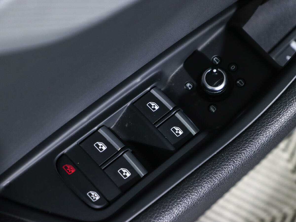 Б/У Ауди А4 2018 года. Фото: #15