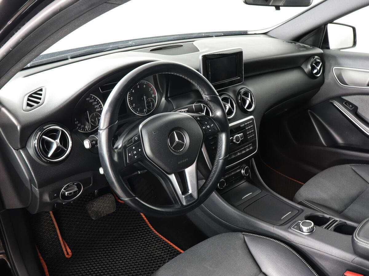 Б/У Мерседес-Бенц А-Класс 2013 года. Фото: #8