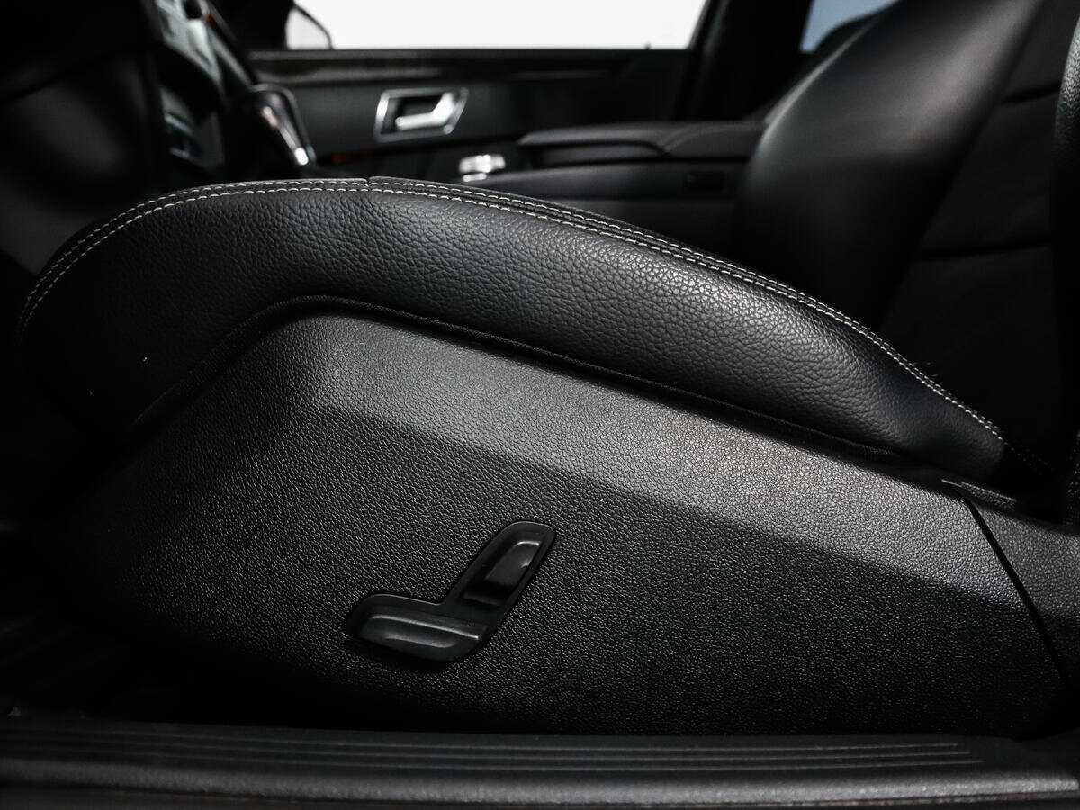 Б/У Мерседес-Бенц Е-Класс 2011 года. Фото: #9