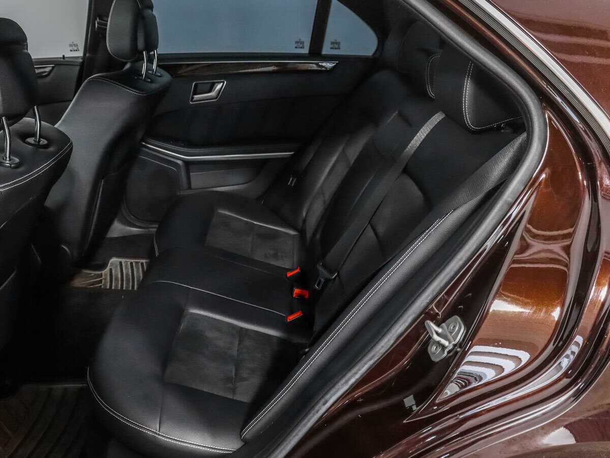 Б/У Мерседес-Бенц Е-Класс 2011 года. Фото: #10