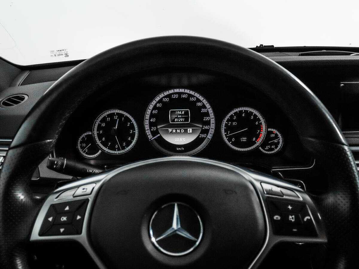 Б/У Мерседес-Бенц Е-Класс 2011 года. Фото: #17