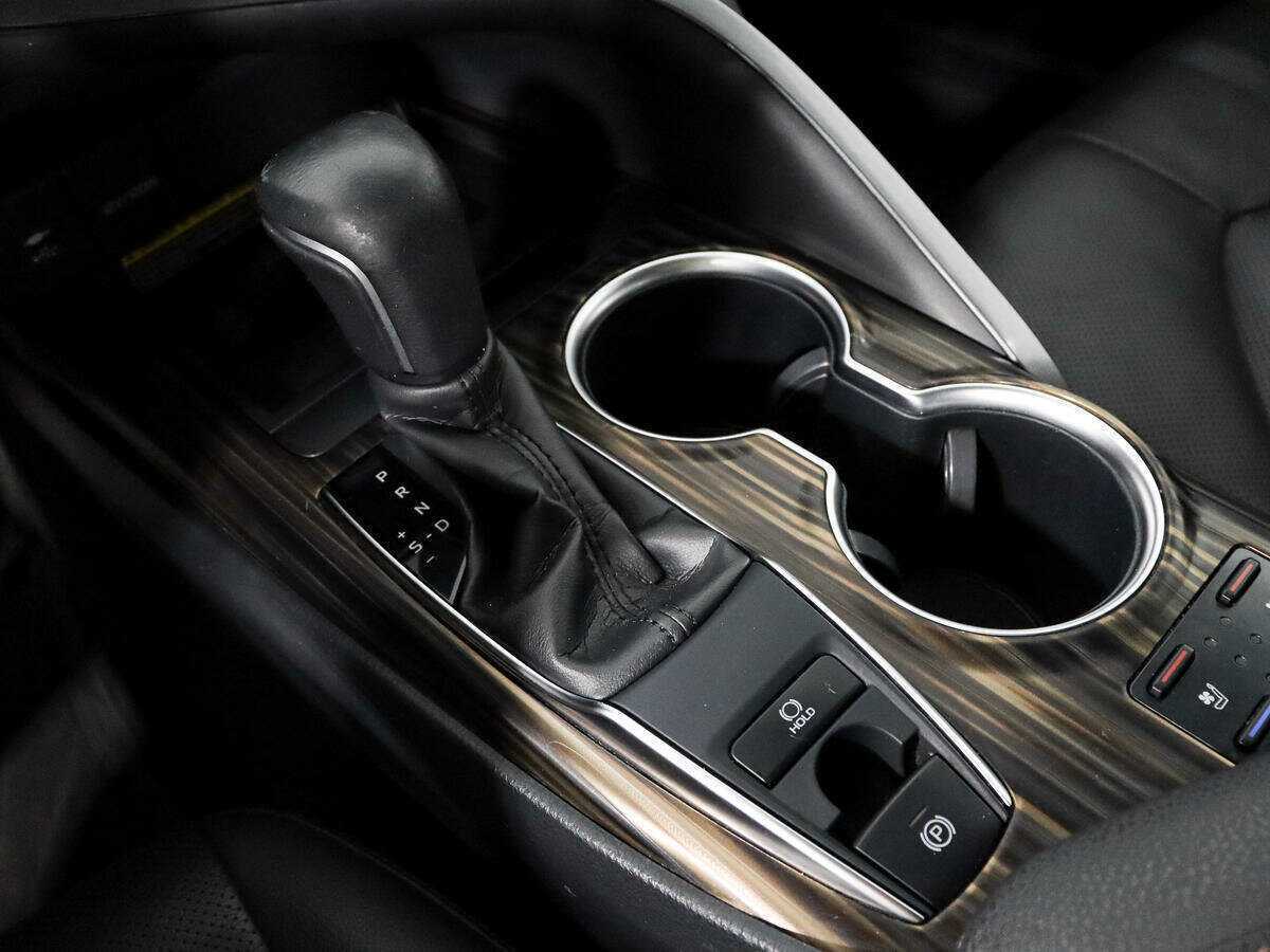 Б/У Тойота Камри 2019 года. Фото: #10