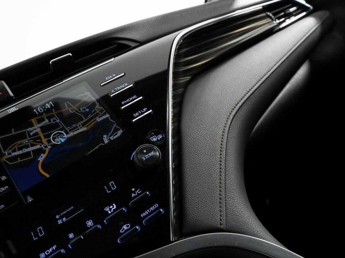 Б/У Тойота Камри 2019 года. Фото: #19