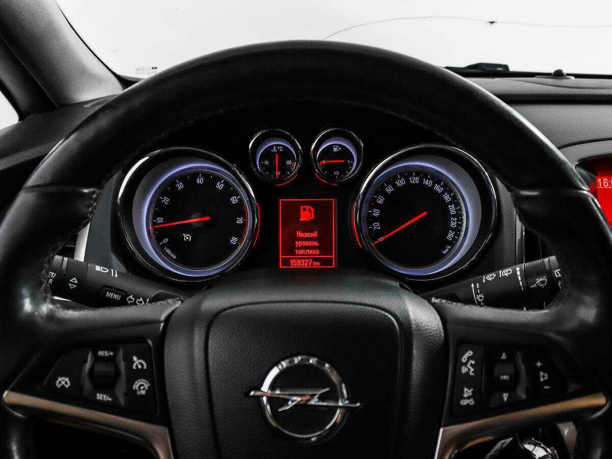 Б/У Опель Астра 2013 года. Фото: #14