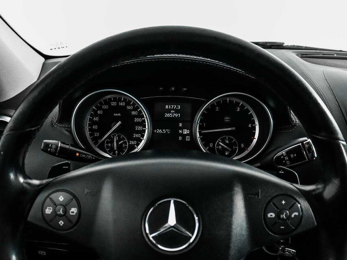 Б/У Мерседес-Бенц ГЛ-Класс 2011 года. Фото: #18