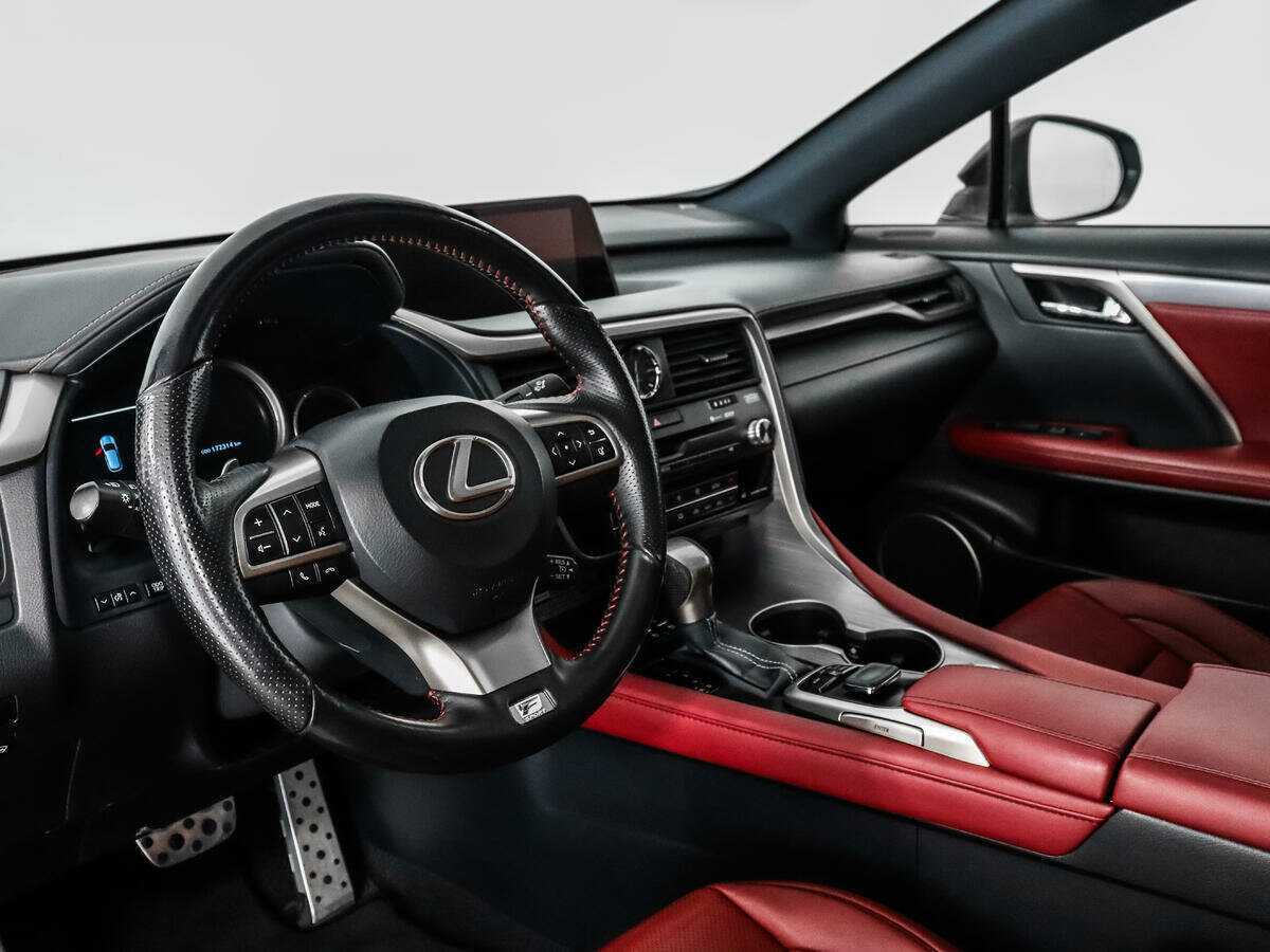 Б/У Лексус Р-Икс 2016 года. Фото: #8