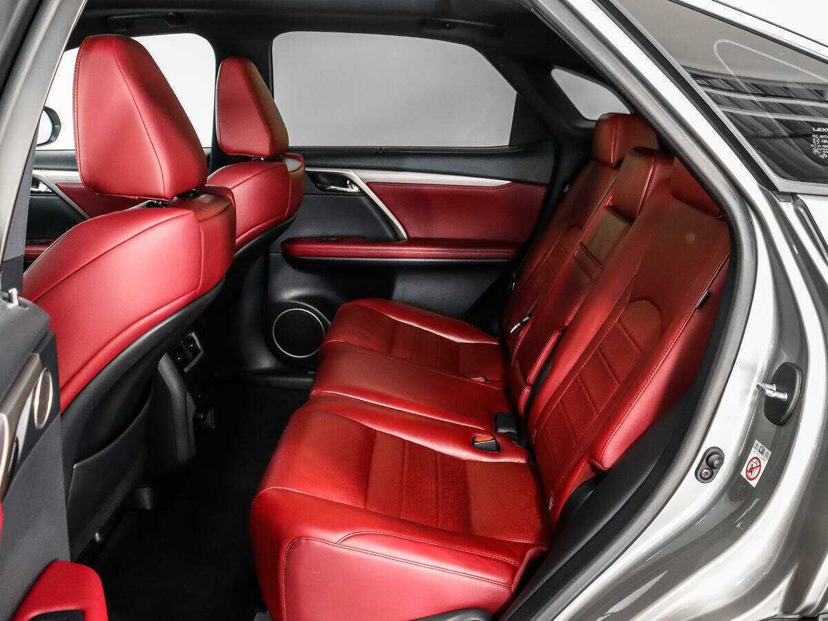 Б/У Лексус Р-Икс 2016 года. Фото: #9