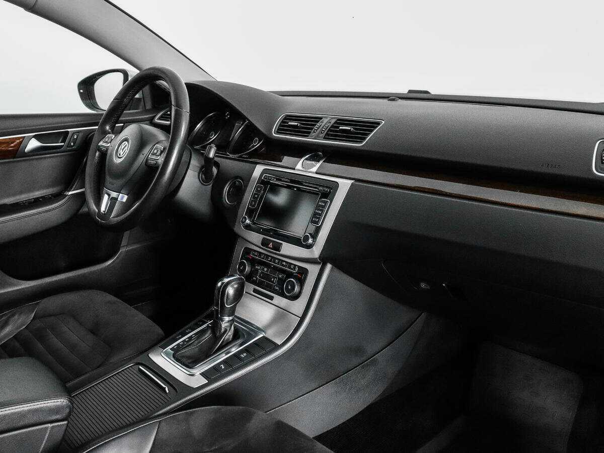 Б/У Фольксваген Пассат 2011 года. Фото: #11