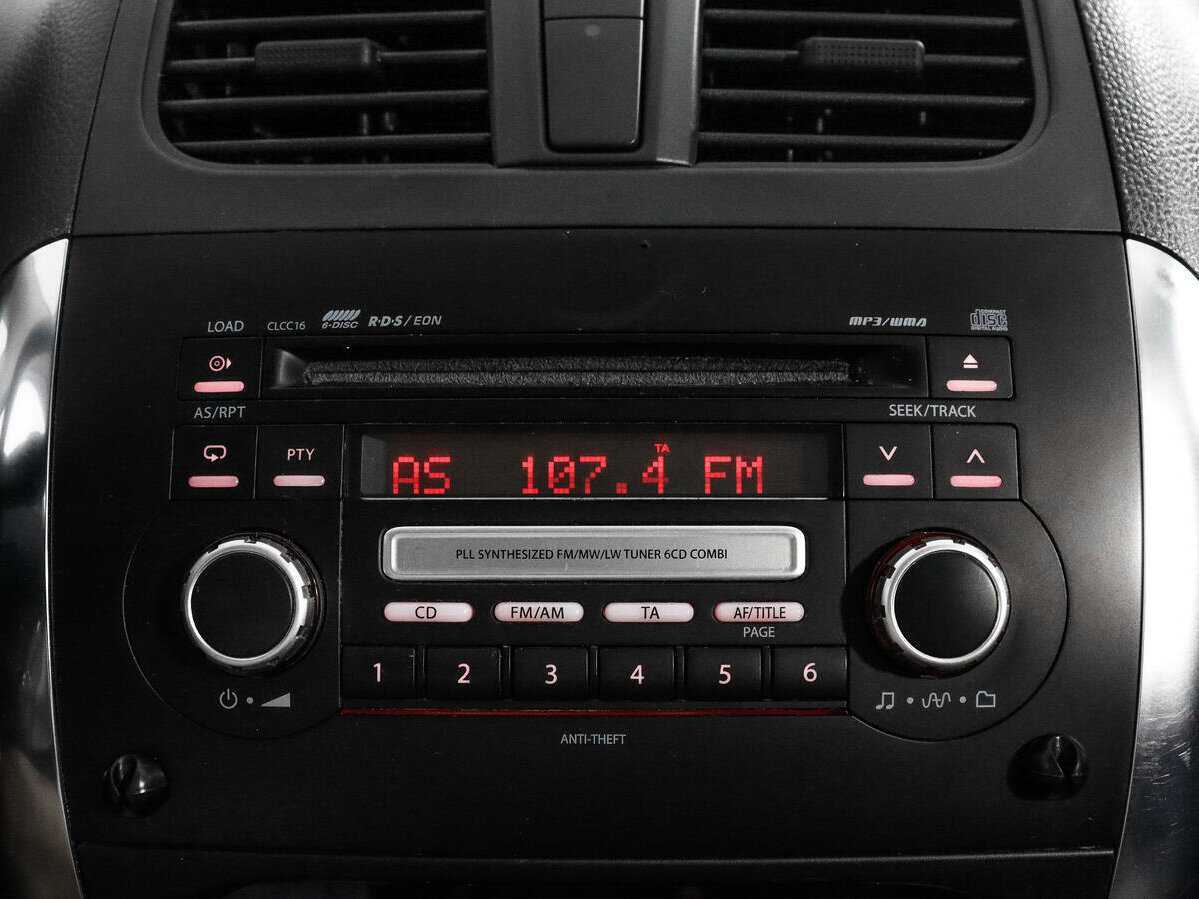 Б/У Сузуки С-Икс4 2010 года. Фото: #13