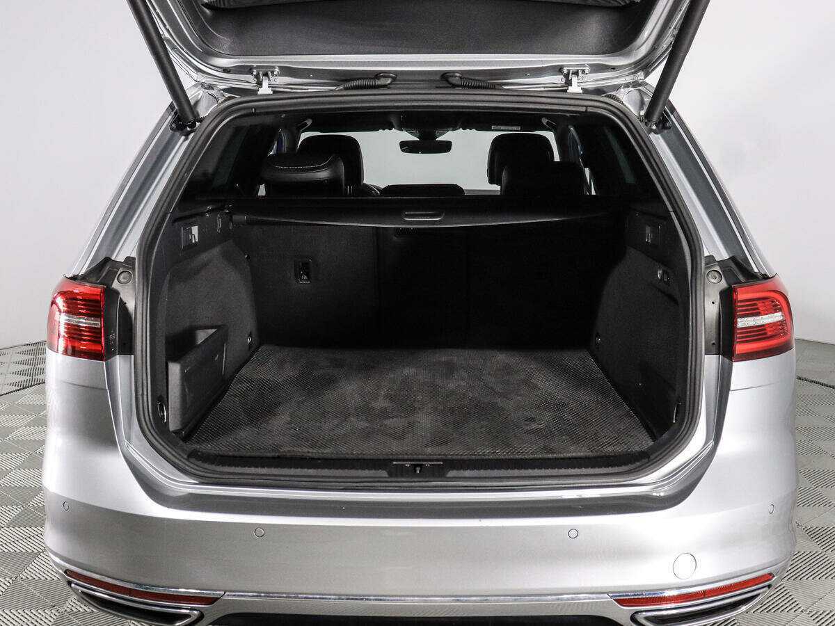 Б/У Фольксваген Пассат 2019 года. Фото: #20