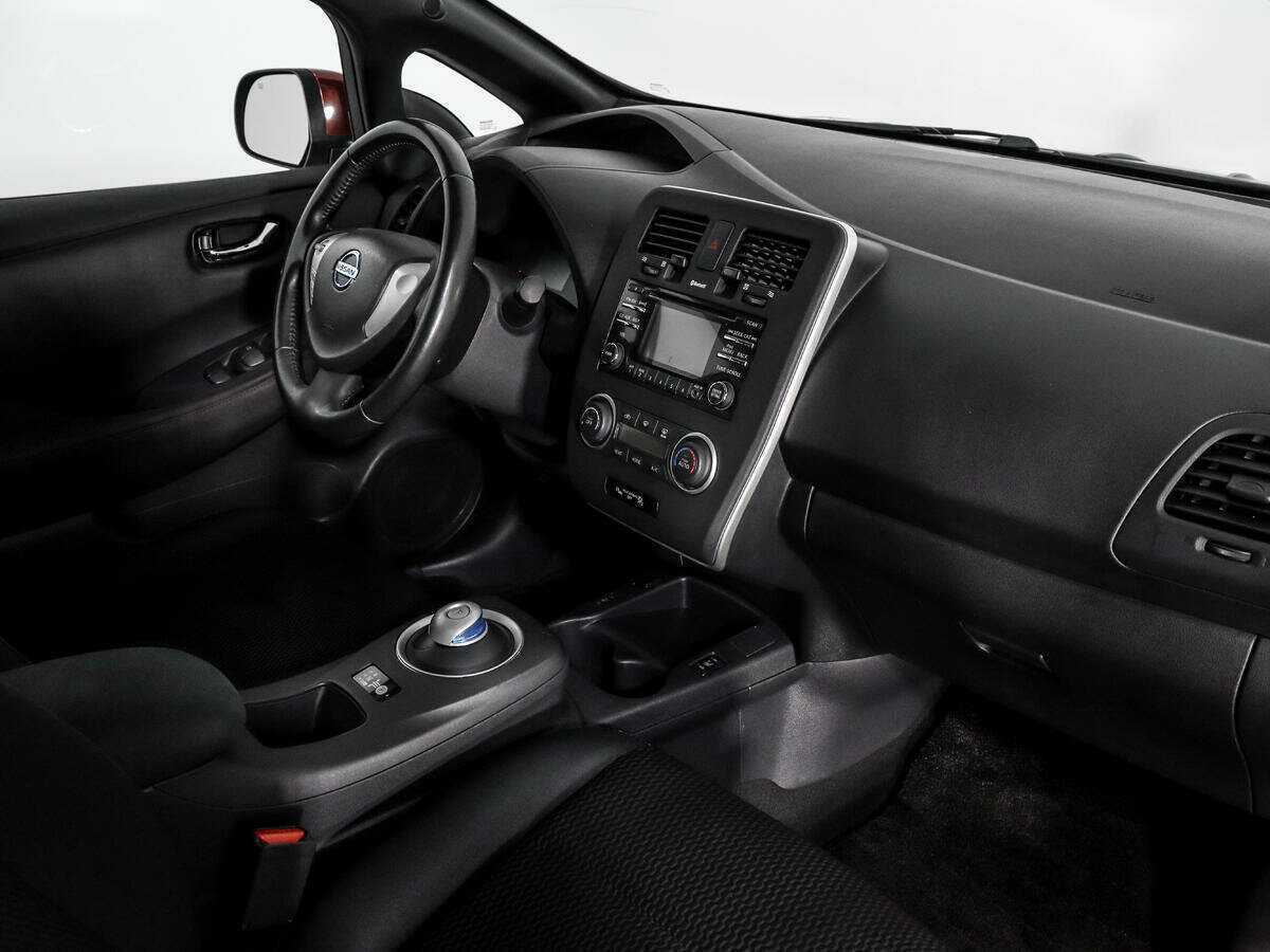 Б/У Ниссан Лиф 2013 года. Фото: #11