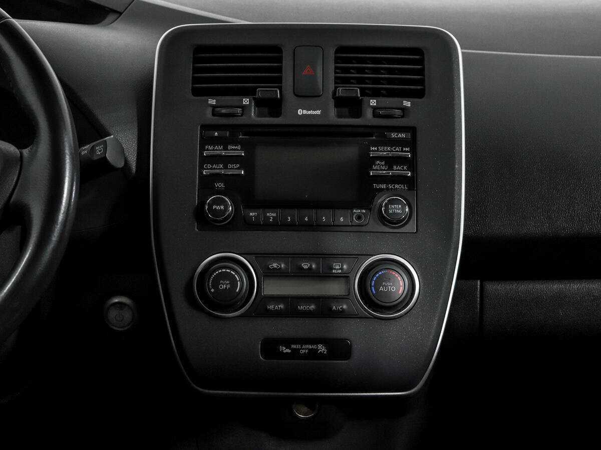 Б/У Ниссан Лиф 2013 года. Фото: #17