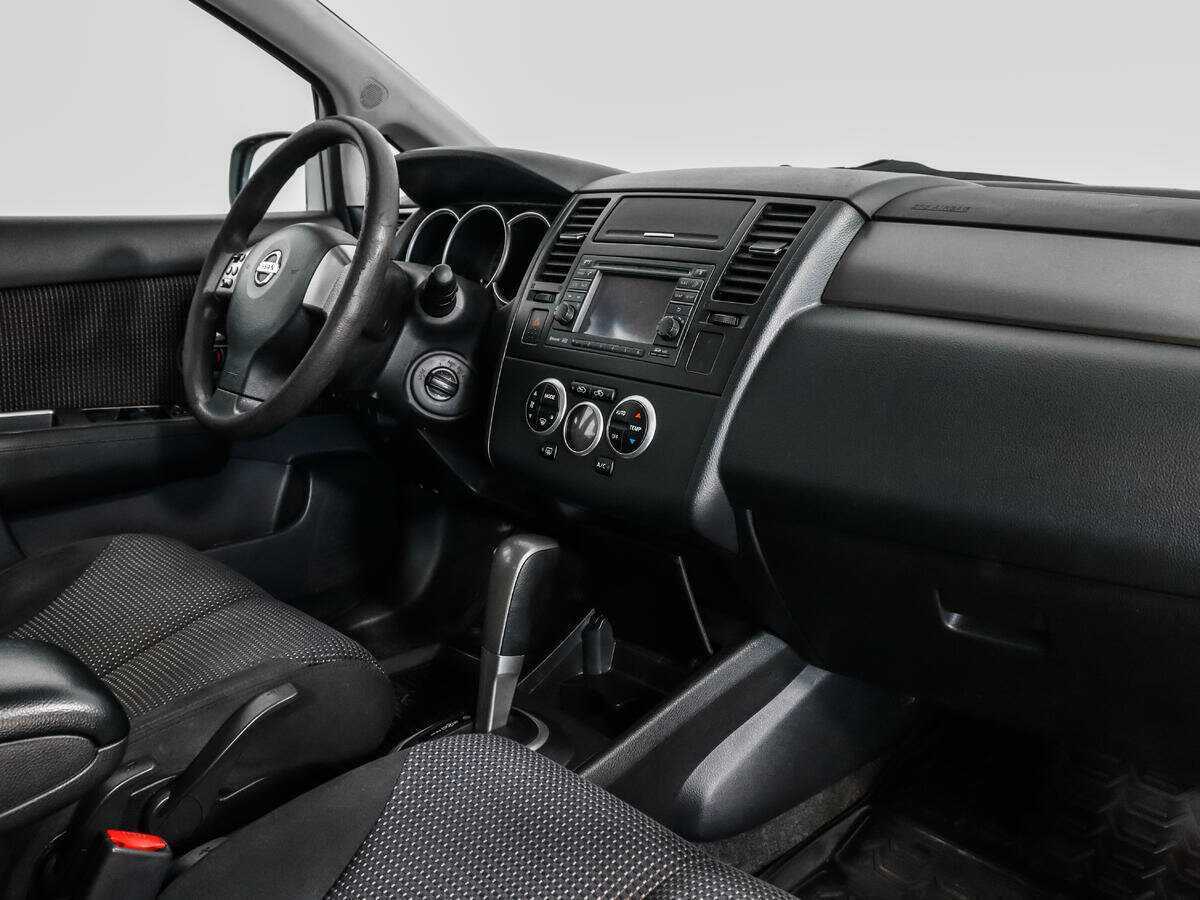 Б/У Ниссан Тиида 2010 года. Фото: #9