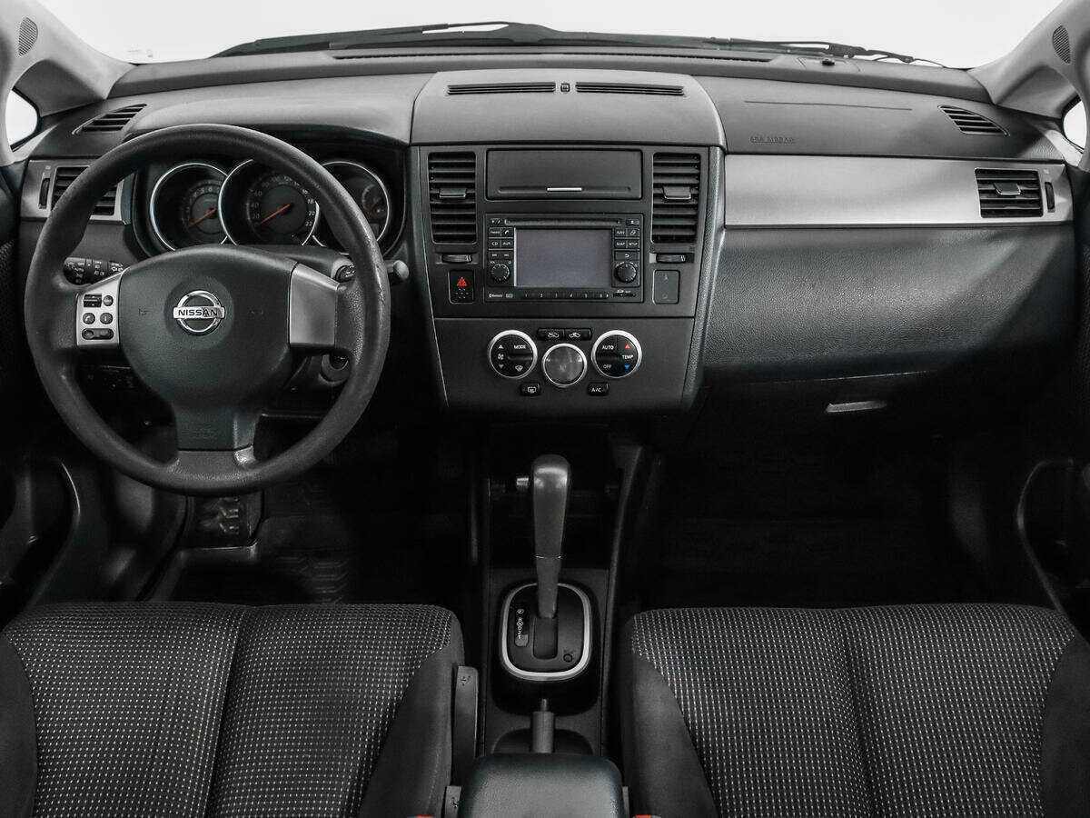 Б/У Ниссан Тиида 2010 года. Фото: #10