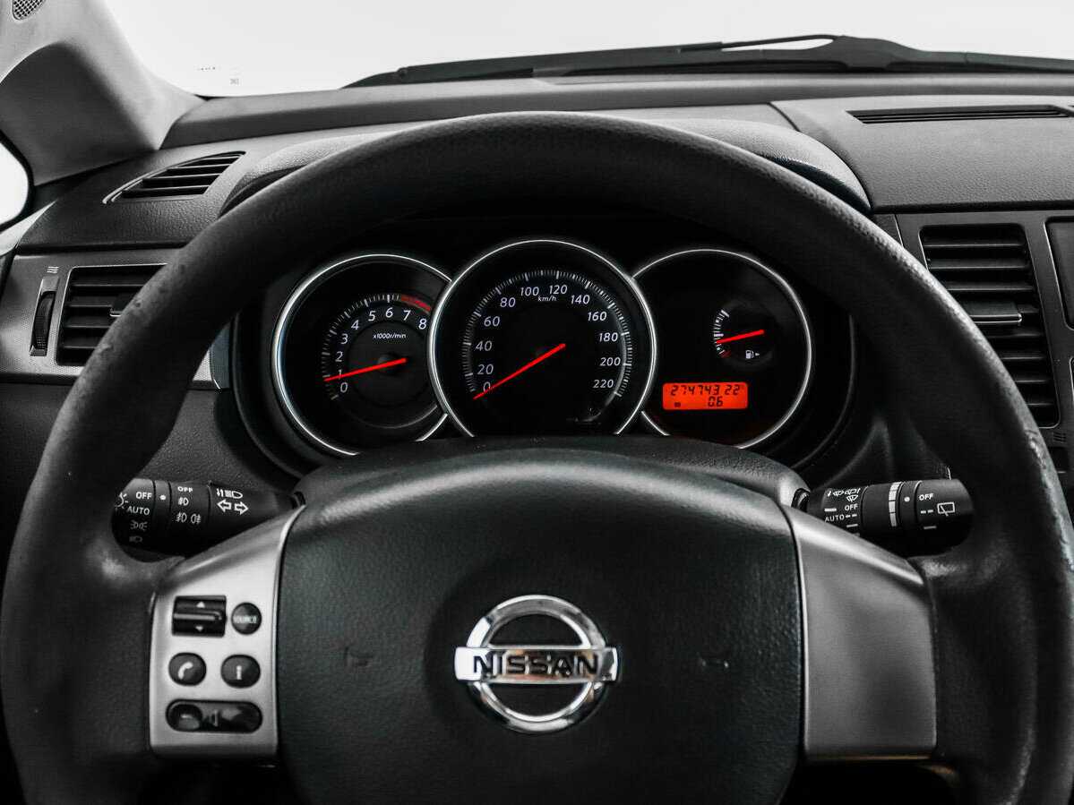 Б/У Ниссан Тиида 2010 года. Фото: #13