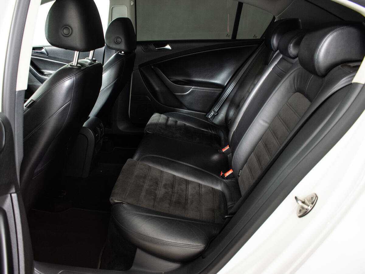 Б/У Фольксваген Пассат 2010 года. Фото: #9