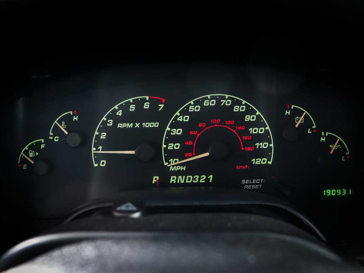 Б/У Форд Експлорер 2002 года. Фото: #14