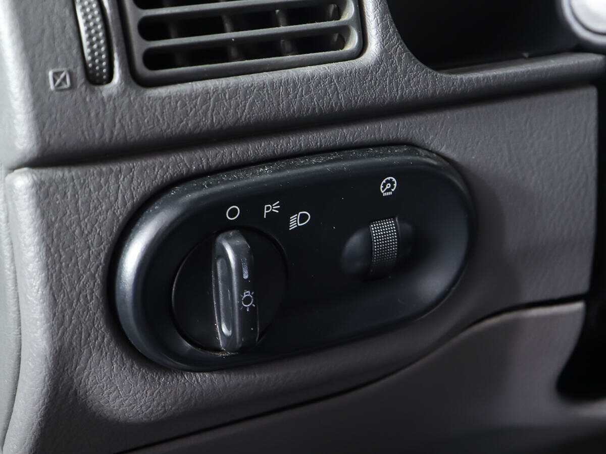 Б/У Форд Експлорер 2002 года. Фото: #17