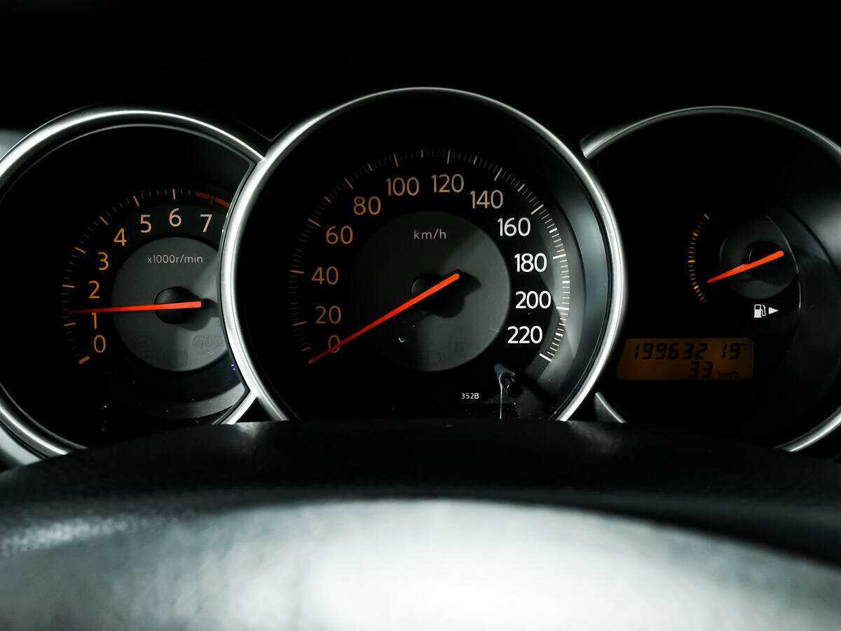 Б/У Ниссан Тиида 2007 года. Фото: #9