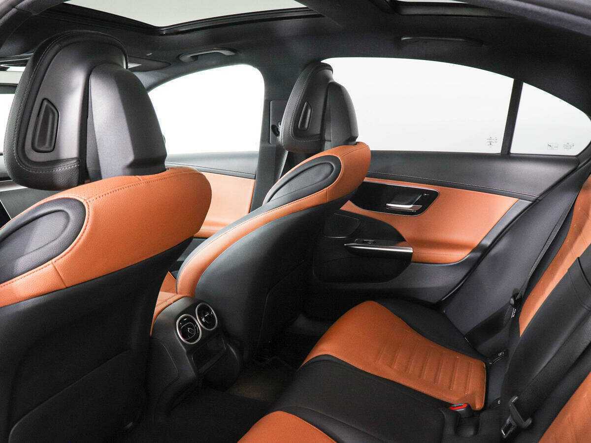 Б/У Мерседес-Бенц Ц-Класс 2021 года. Фото: #13