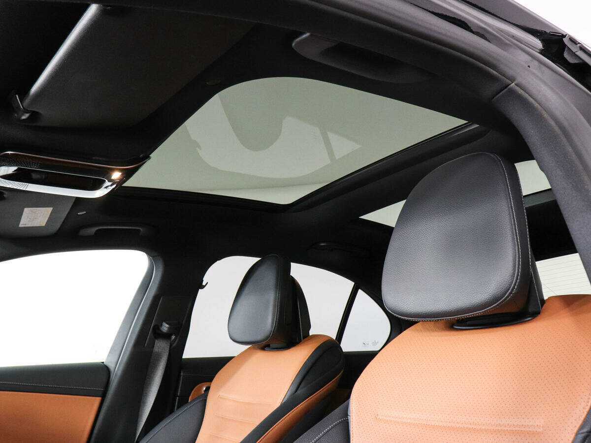 Б/У Мерседес-Бенц Ц-Класс 2021 года. Фото: #16