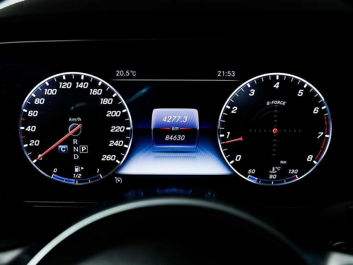 Б/У Мерседес-Бенц Е-Класс 2018 года. Фото: #7