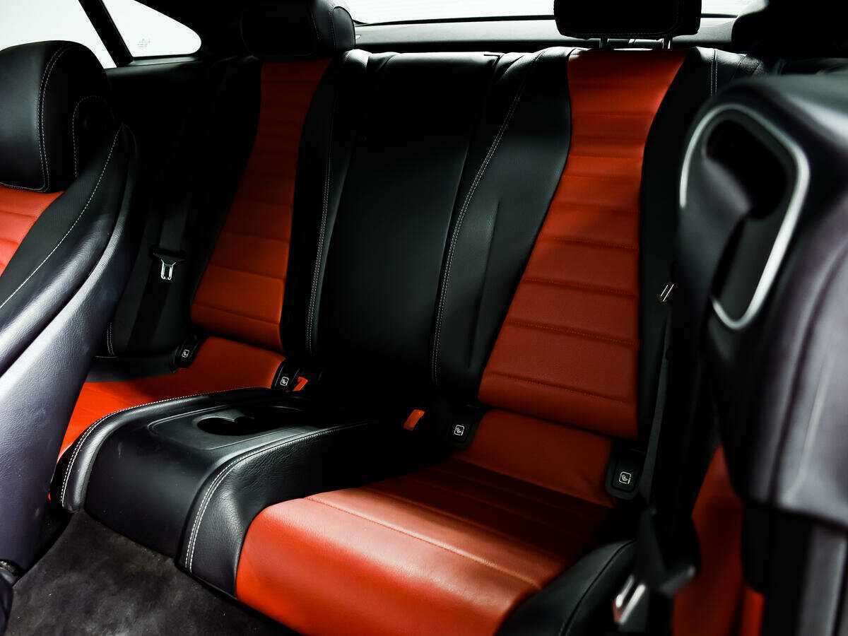 Б/У Мерседес-Бенц Е-Класс 2018 года. Фото: #9