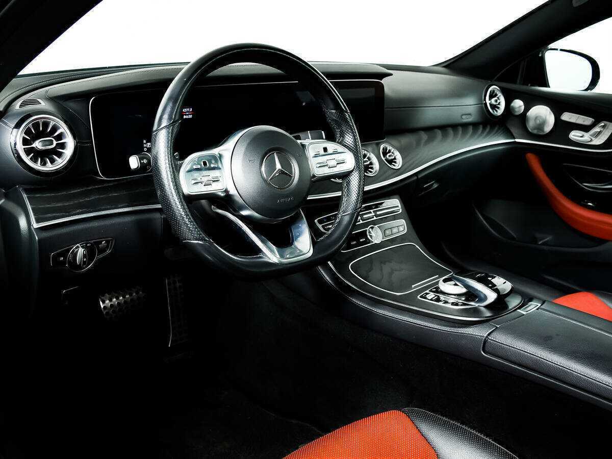 Б/У Мерседес-Бенц Е-Класс 2018 года. Фото: #10