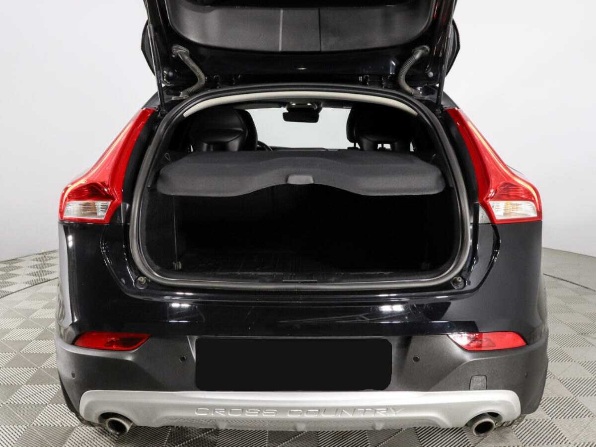 Б/У Вольво В40 Кросс Кантри 2017 года. Фото: #10