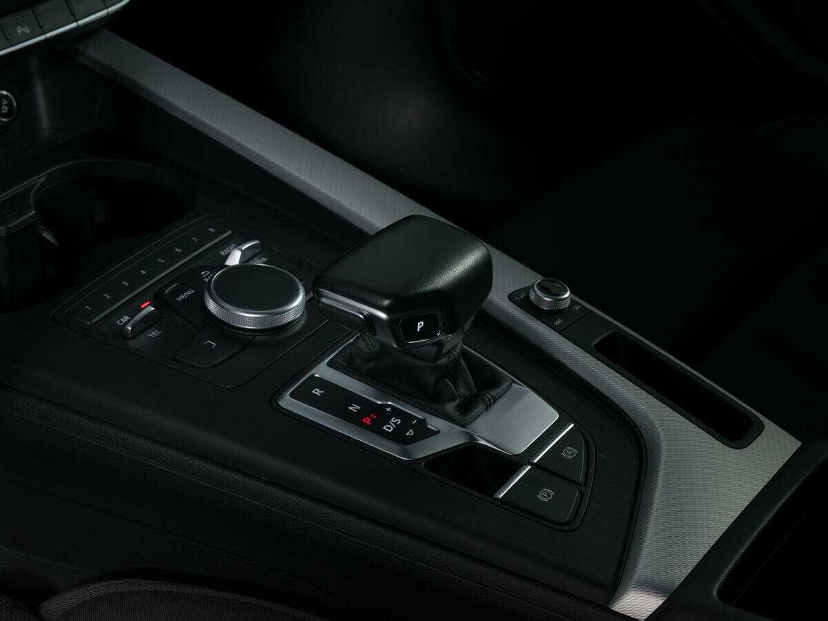 Б/У Ауди А4 2017 года. Фото: #14