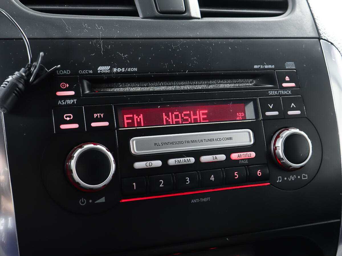 Б/У Сузуки С-Икс4 2010 года. Фото: #18