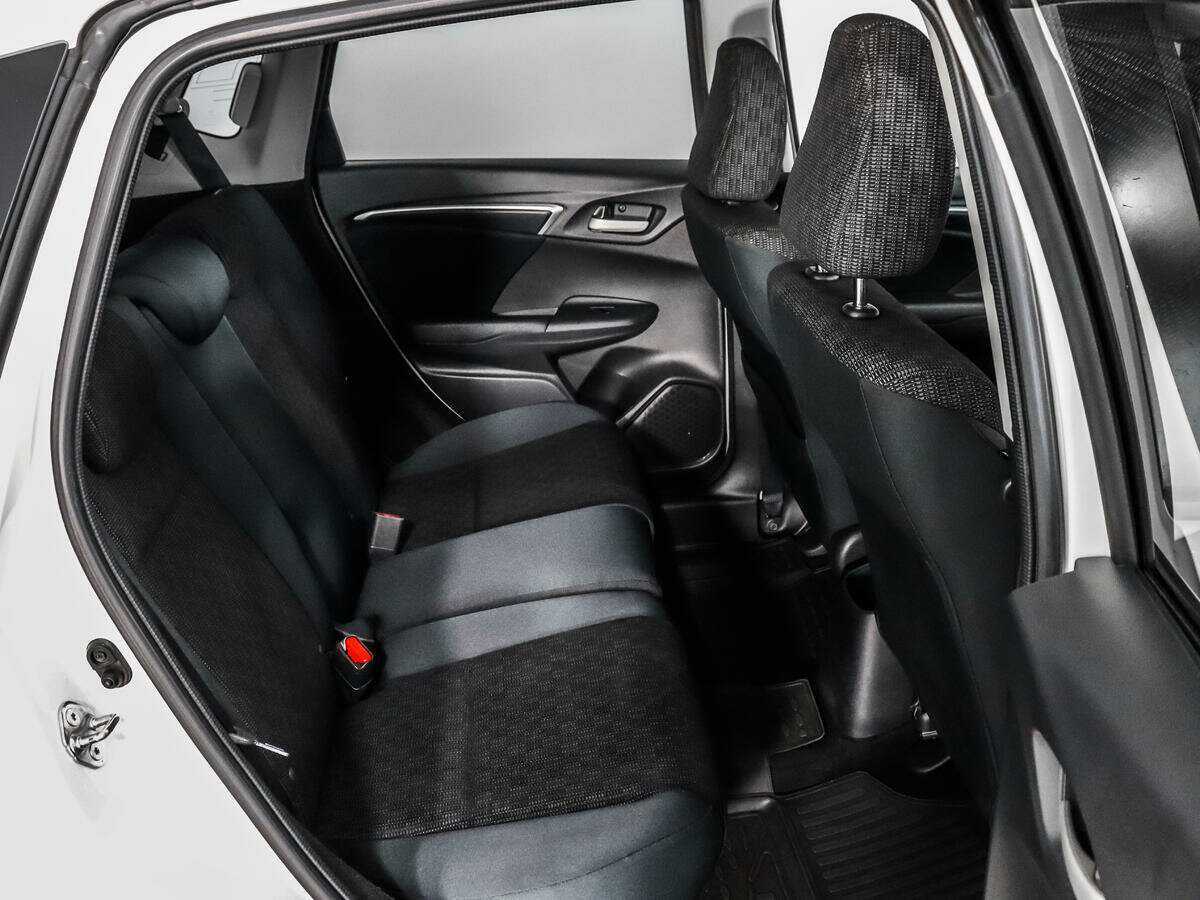 Б/У Хонда Фит 2015 года. Фото: #9