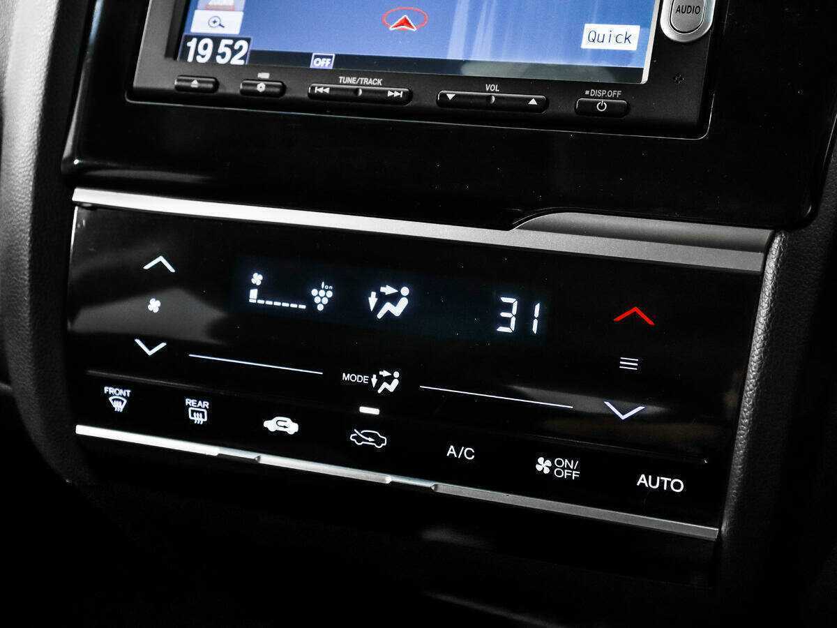 Б/У Хонда Фит 2015 года. Фото: #11