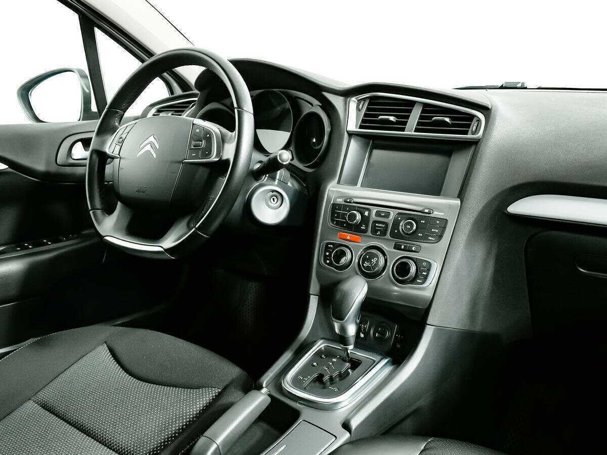 Б/У Ситроен Ц4 2016 года. Фото: #6