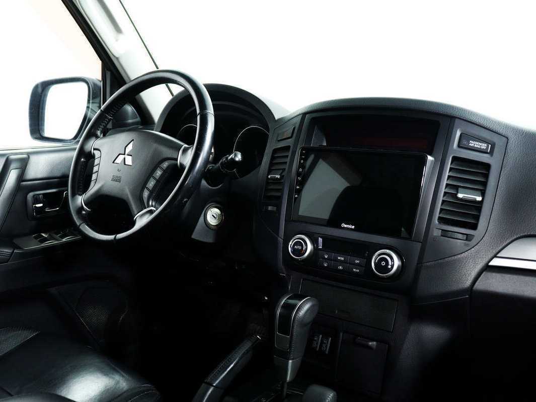 Б/У Митсубиши Паджеро 2011 года. Фото: #6