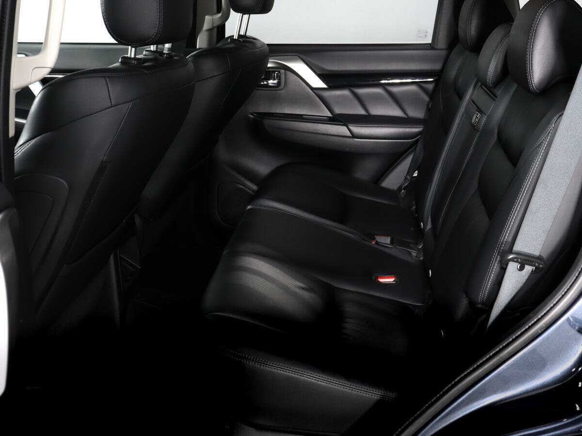 Б/У Митсубиши Паджеро Спорт 2019 года. Фото: #9