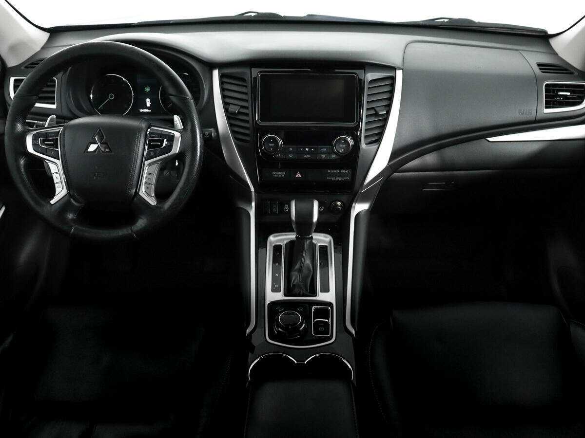 Б/У Митсубиши Паджеро Спорт 2019 года. Фото: #12