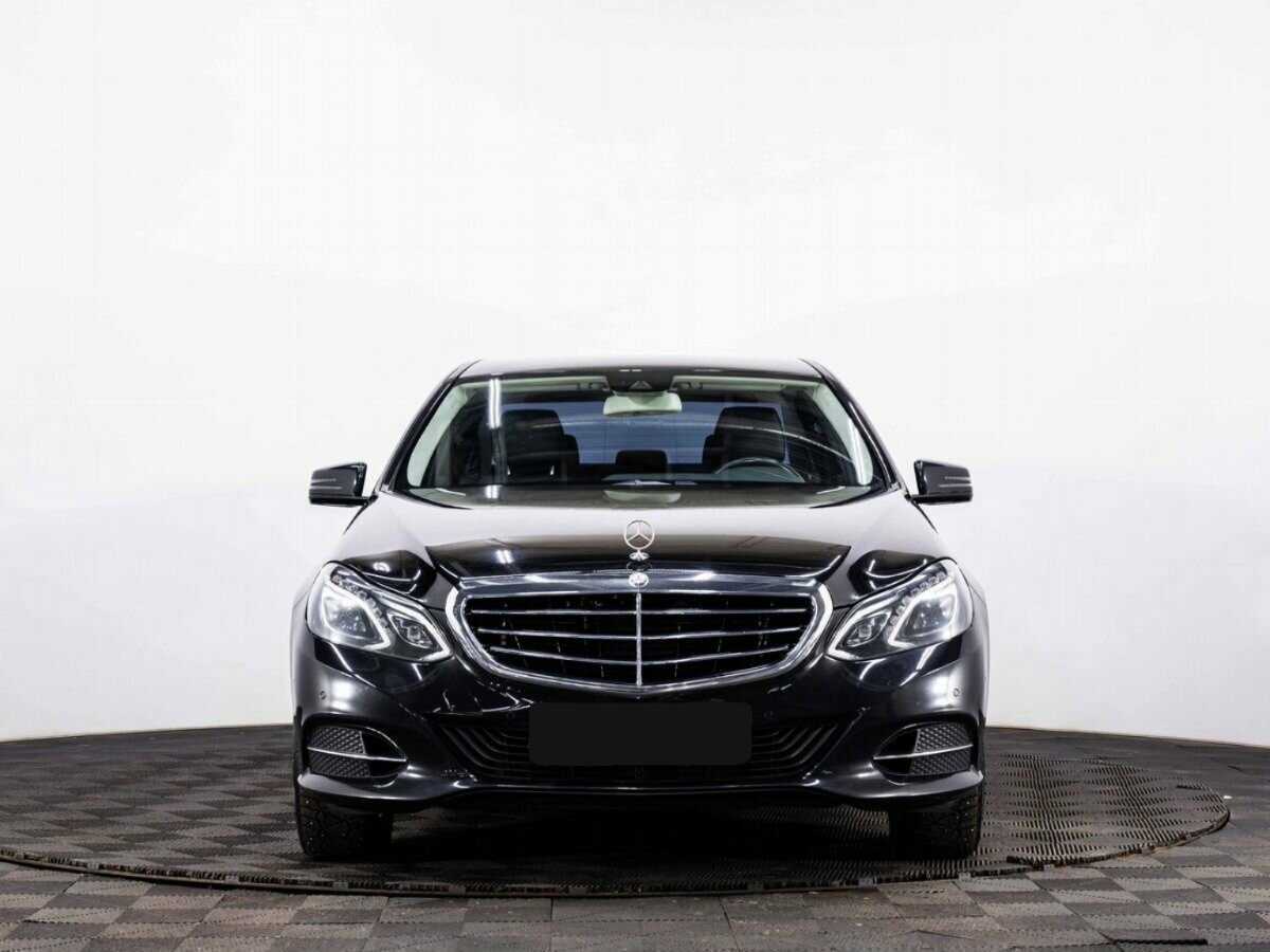 Б/У Мерседес-Бенц Е-Класс 2015 года. Фото: #1