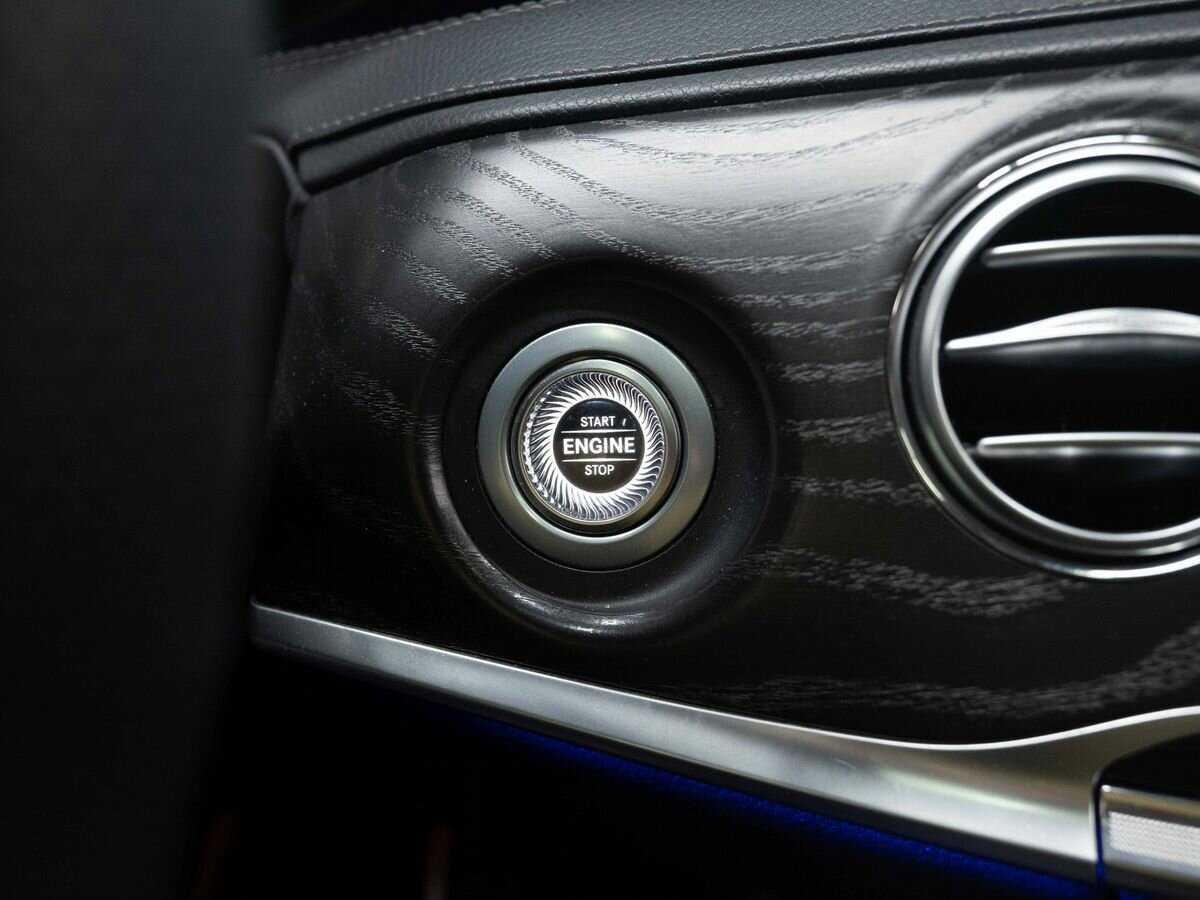 Б/У Мерседес-Бенц С-Класс 2018 года. Фото: #24