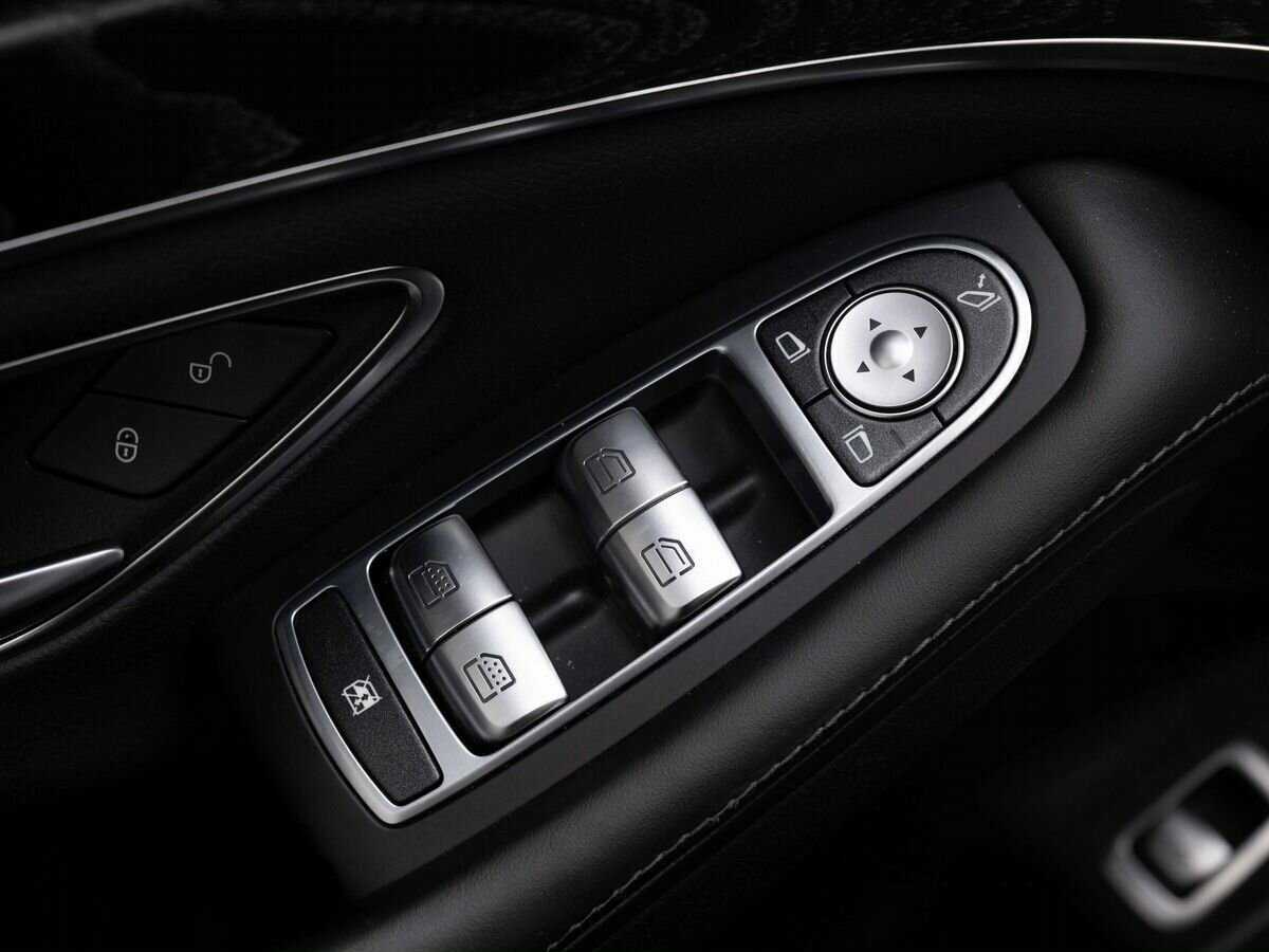 Б/У Мерседес-Бенц С-Класс 2018 года. Фото: #28